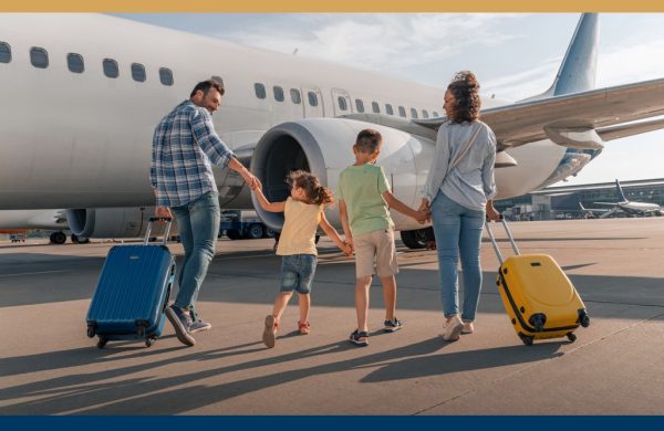 Pessoas embarcando em viagens com pacotes de viagem para corridas